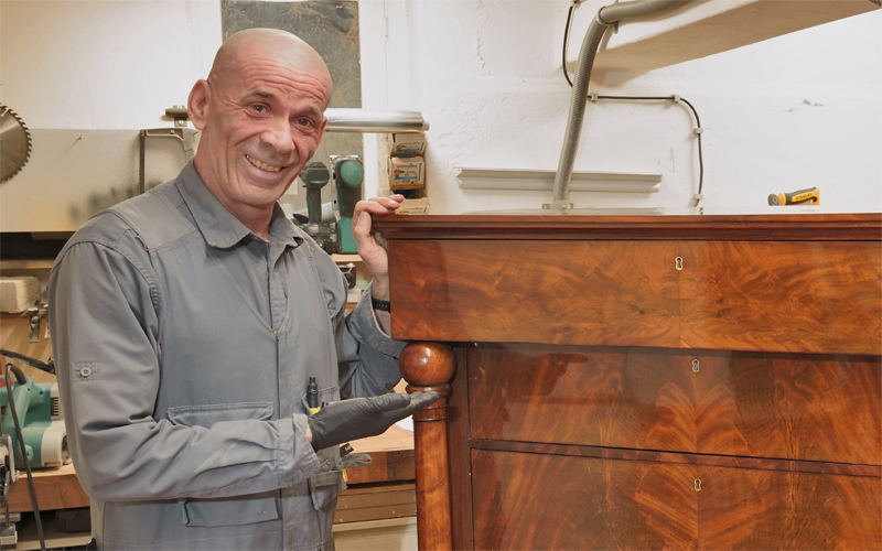 gerestaureerde-en-gepolitoerde-kast