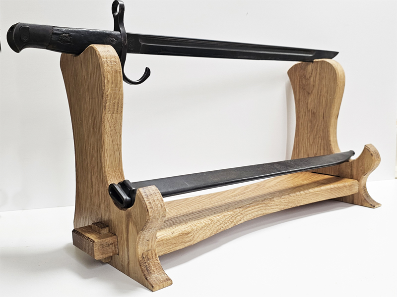 houten-standaard-voor-een-zwaard